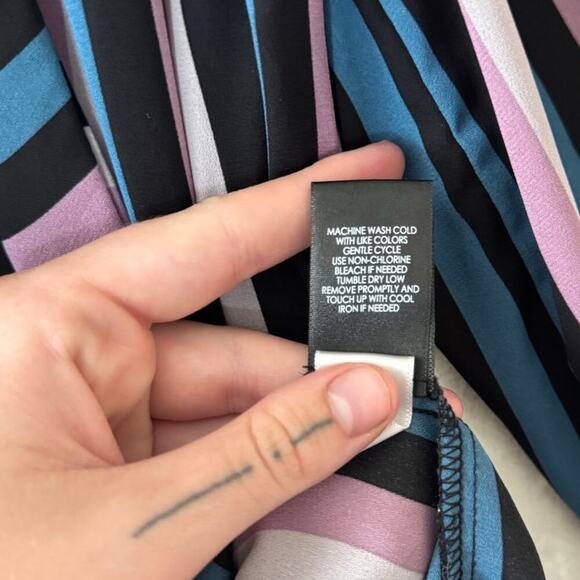 Torrid Stripe Tie Neck Blouse 00 Large XL Office Career - Picture 5 of 7